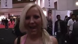 سبزه عاطفی Amara Romani یک دیک بزرگ و سیاه را عكس كس سكس بلعیده است