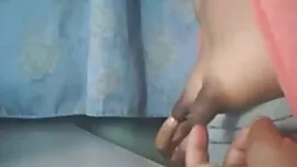 همسایه از همسایه می خواهد كه عكس كوس خارجي از دوش خود استفاده كند و او را صید كند