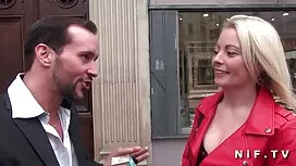 سبزه سکسی از رئیس لیسیدن گربه اش در صندلی دفتر به وجود آمد عكس كير وكون