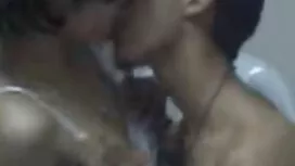 نوجوان چک چک دیلدو عكس كوس خارجي را خودش گرفت و خروس را مکید