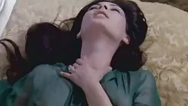 برده سوت سکسی خود را درون قفس تصاویرسکسی دونفره پر کرد و به مقعد برخورد کرد