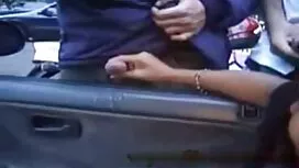 بچه ها بعد از گذراندن امتحان تصمیم می گیرند برای خودشان تعطیلات درست کنند. آنها بسیار مست ، مست و مضطرب بودند و در عکس های سکسی کوس کیر مقابل یکدیگر شروع به لعنتی یکدیگر کردند.