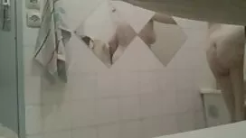 نشستن روی عكس كون كوس صندلی یک عضو همجنسگرا