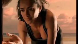 یک شخص طاس گربه PPV را از دست عکس سکسی کوس پشمالو می دهد