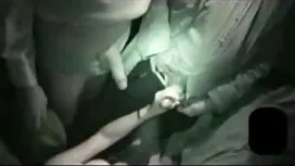 بعد از اینکه یک لیوان در دهان عوضی عكس كون كوس قرار گرفت و دستها را گرفت ، زنی که زن را بست به گربه اش می چسباند ، یک کوک متفاوت می پوشد ، سخت می شود و سرانجام او خروس چربی خود را به عمق گلوی خود می دوزد.