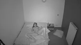 Chicks Shay و Fox عکس های سکسی کس و کیر سرویس استیک را می خوردند