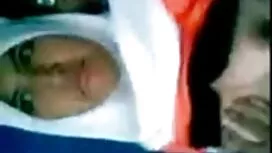 چربی شلخته عكس كس خوشكل به دو مرد سینه می دهد