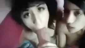 کودک خردسال عكس كوس خارجي خروس برادرش را بسیار نرم می کند