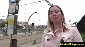 سبزه عضو را انجمنسکسی کیر تو کس در اعماق دهان خود فرو می برد